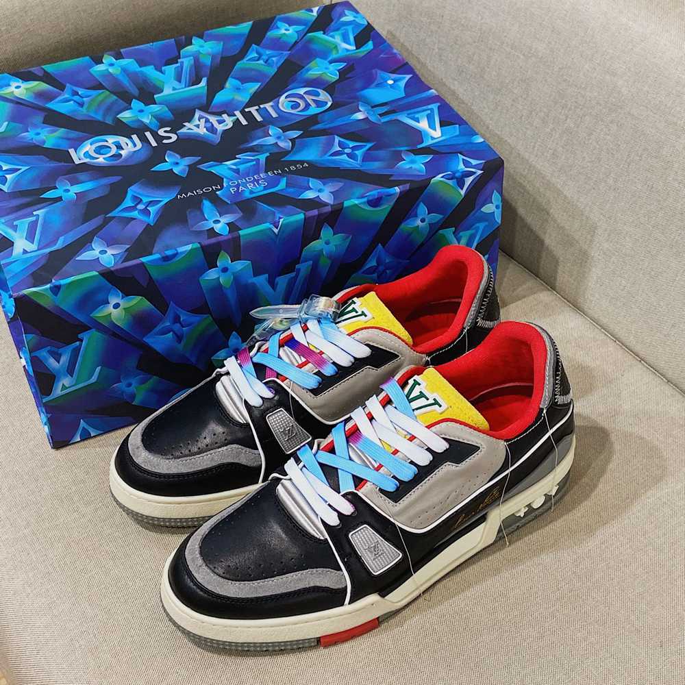 L*V SNEAKER